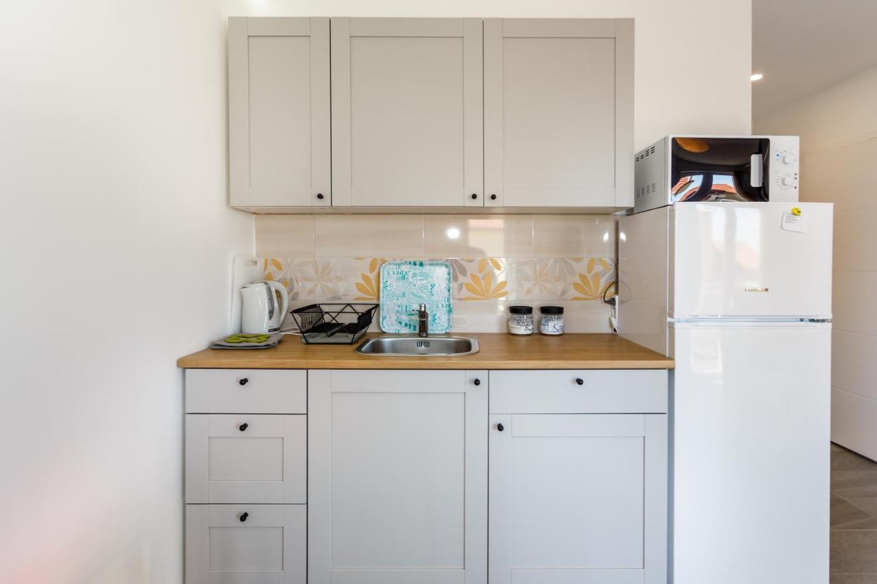 Golden Island Apartments Крк Екстер'єр фото