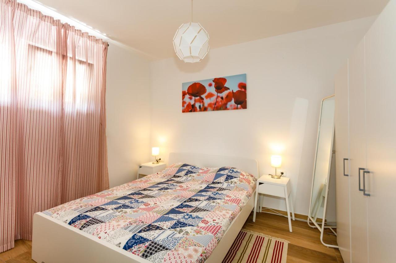 Golden Island Apartments Крк Екстер'єр фото