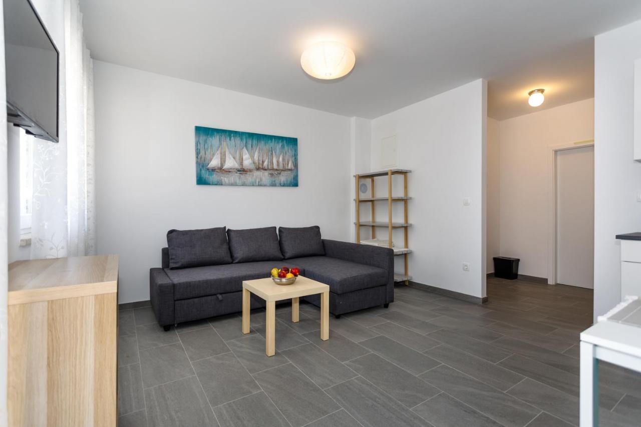 Golden Island Apartments Крк Екстер'єр фото