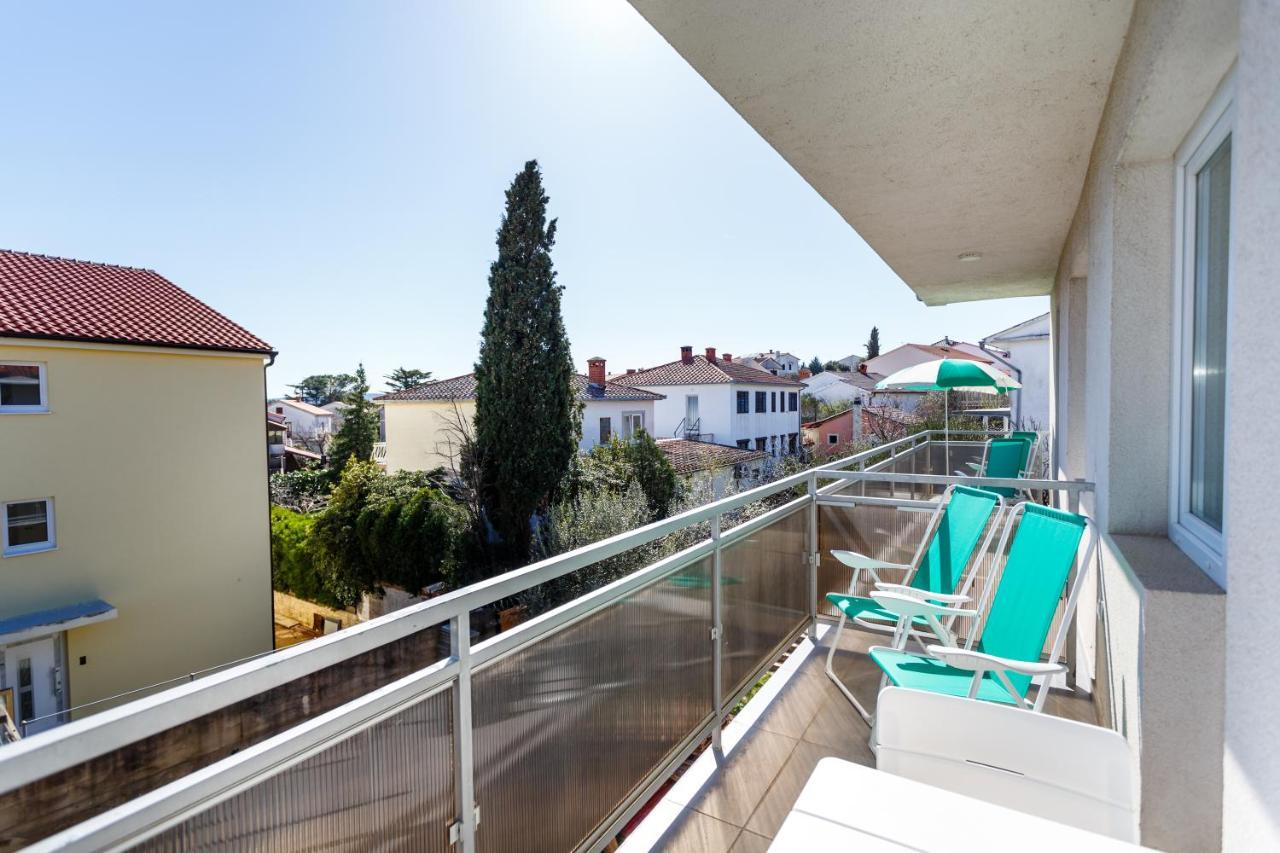 Golden Island Apartments Крк Екстер'єр фото