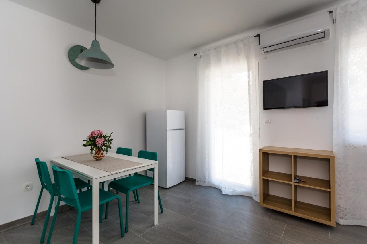 Golden Island Apartments Крк Екстер'єр фото
