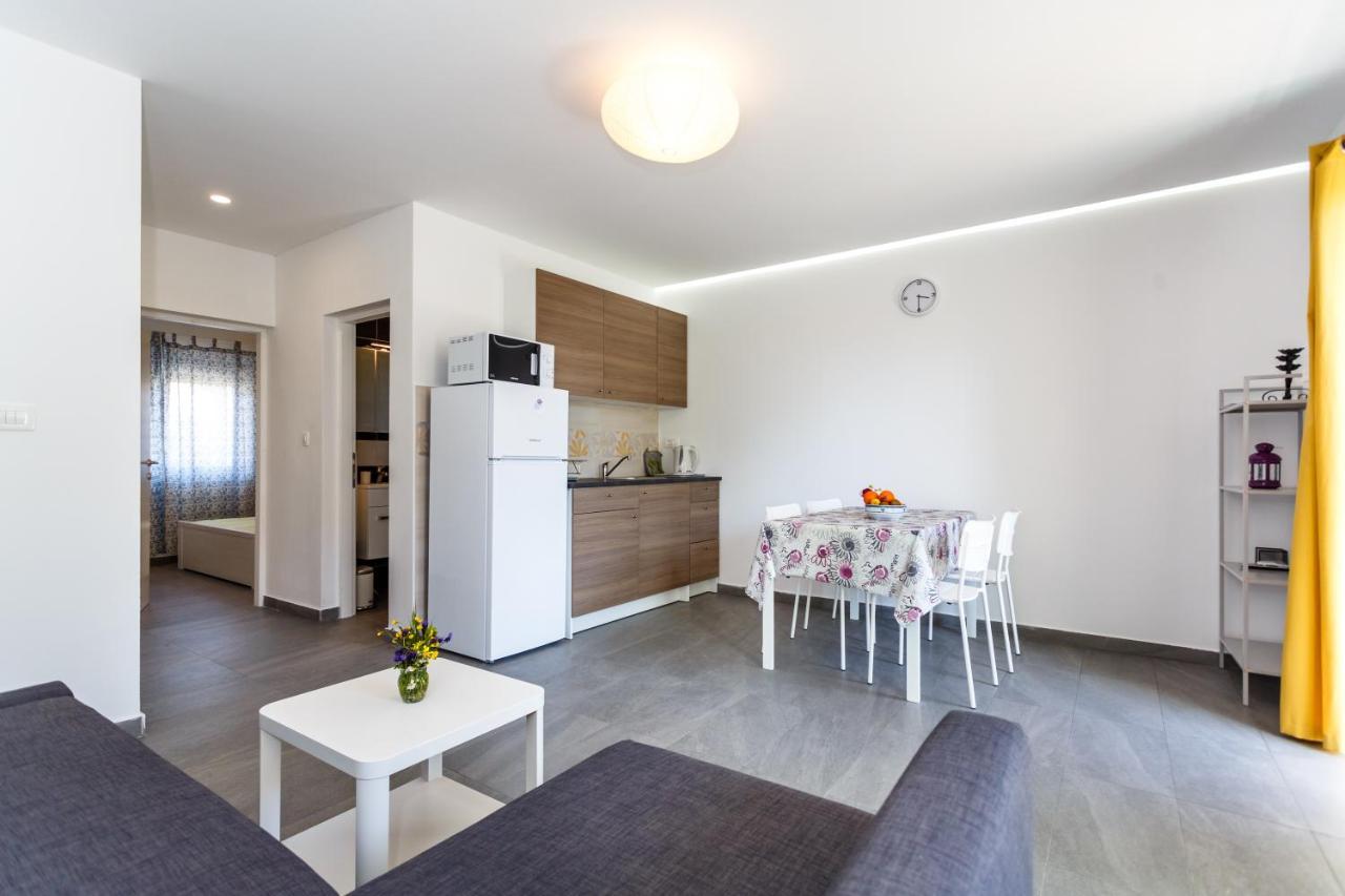 Golden Island Apartments Крк Екстер'єр фото