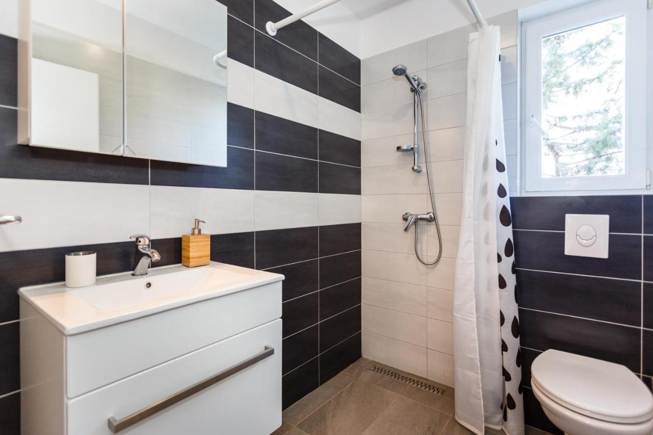 Golden Island Apartments Крк Екстер'єр фото