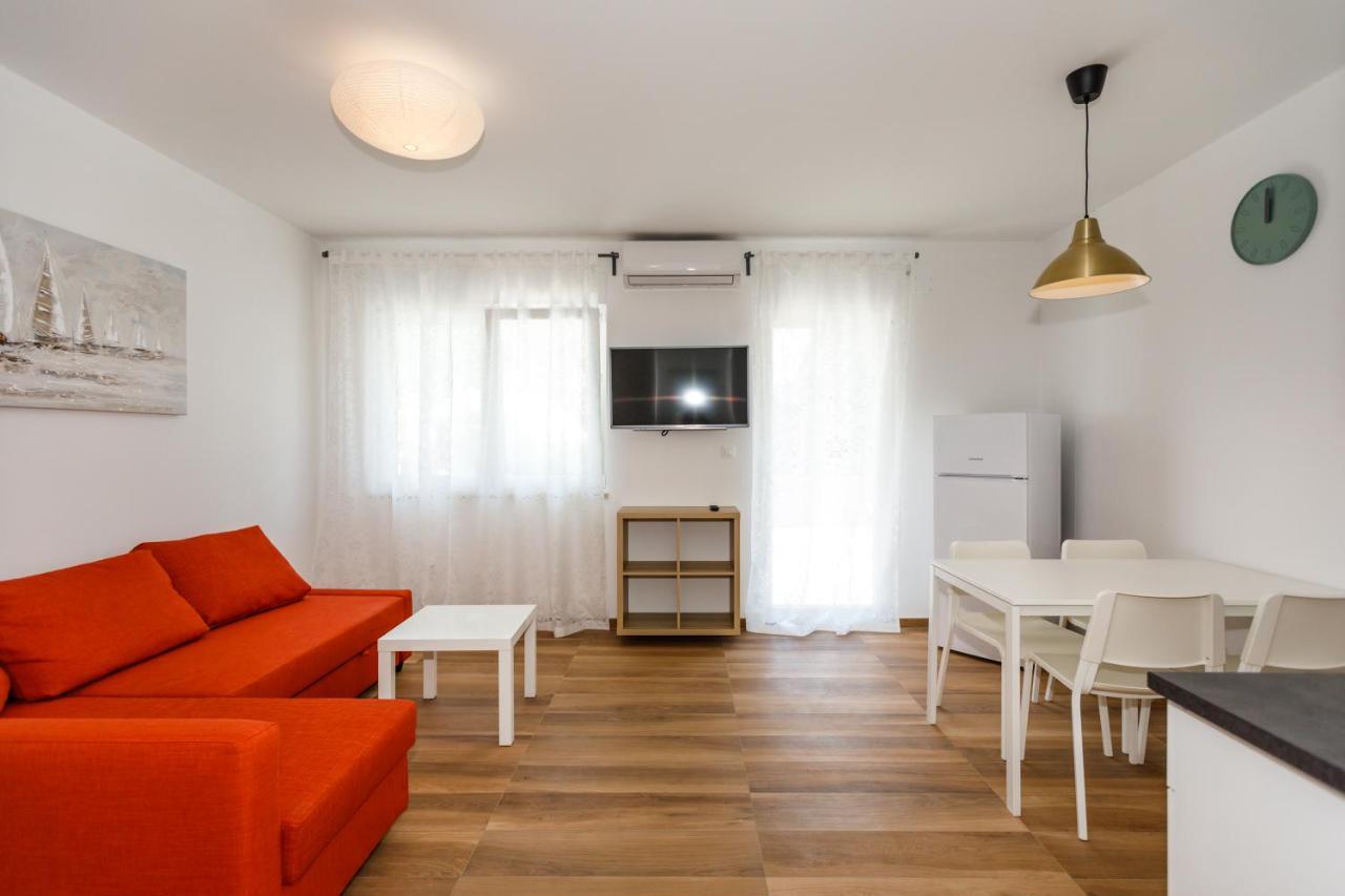 Golden Island Apartments Крк Екстер'єр фото