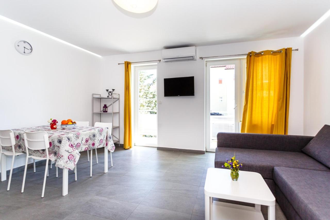 Golden Island Apartments Крк Екстер'єр фото
