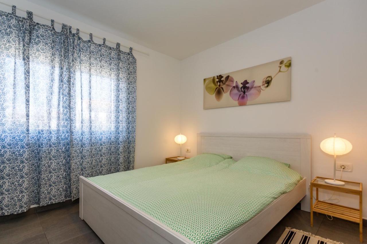 Golden Island Apartments Крк Екстер'єр фото