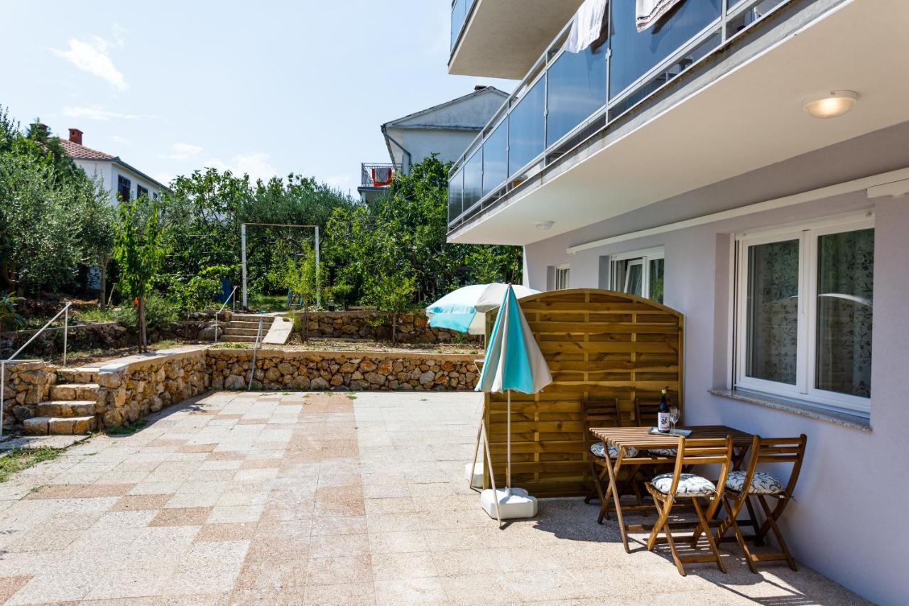 Golden Island Apartments Крк Екстер'єр фото