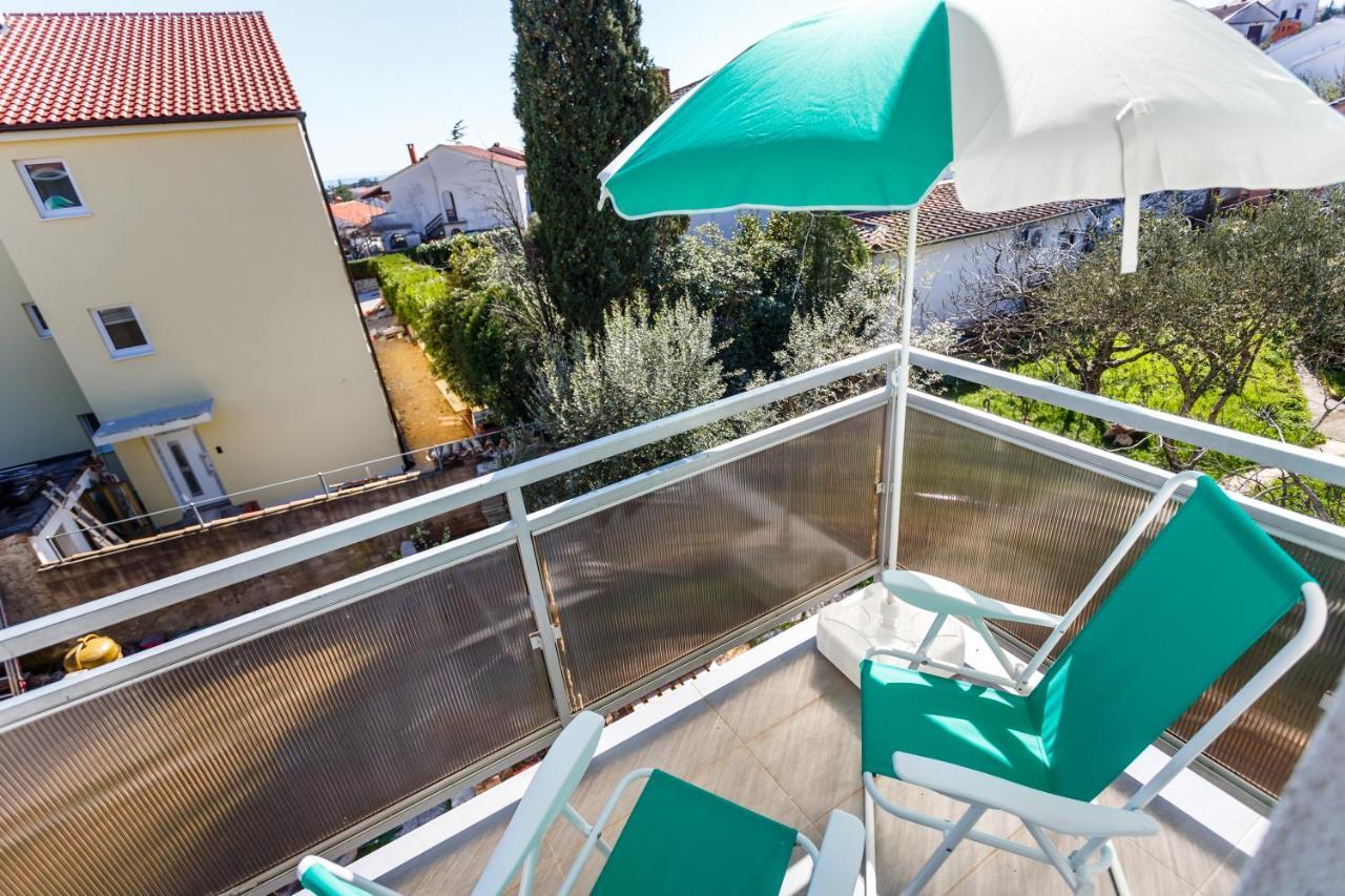 Golden Island Apartments Крк Екстер'єр фото
