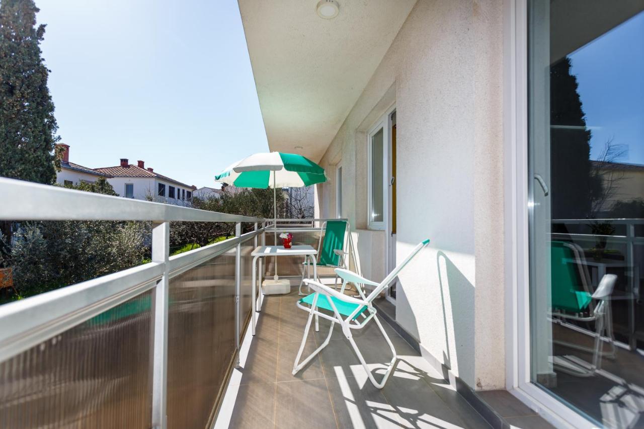 Golden Island Apartments Крк Екстер'єр фото