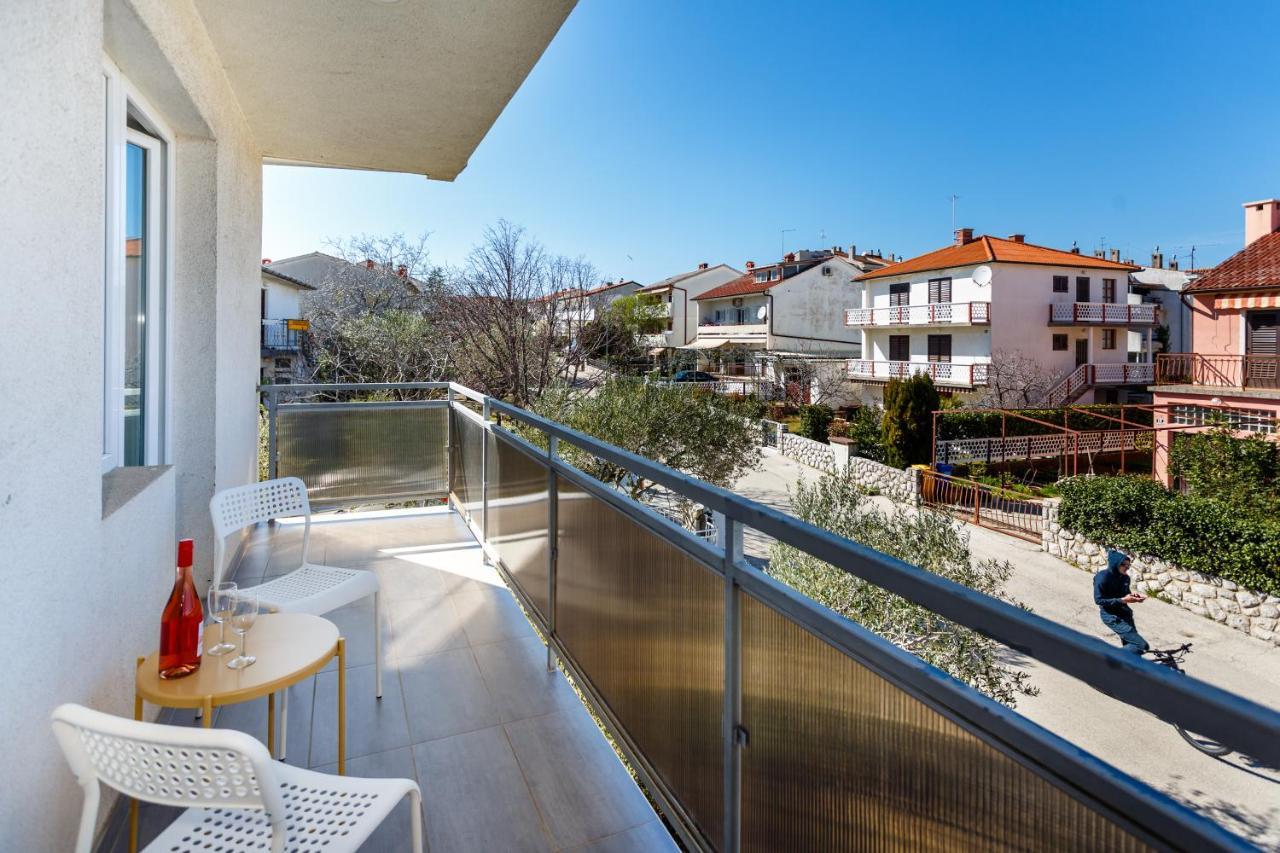 Golden Island Apartments Крк Екстер'єр фото