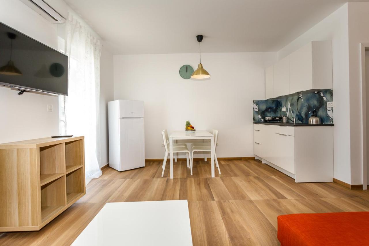 Golden Island Apartments Крк Екстер'єр фото
