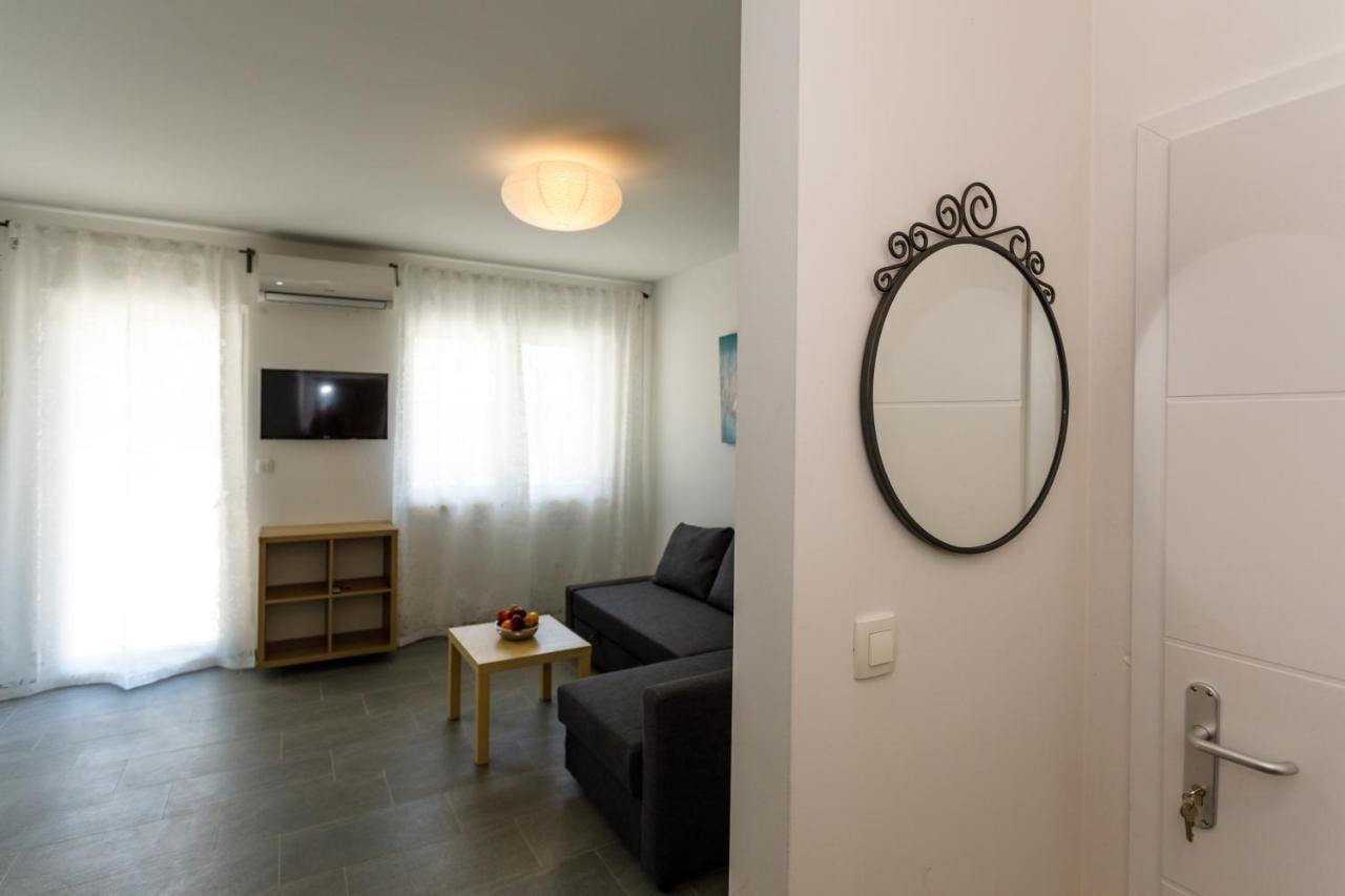 Golden Island Apartments Крк Екстер'єр фото