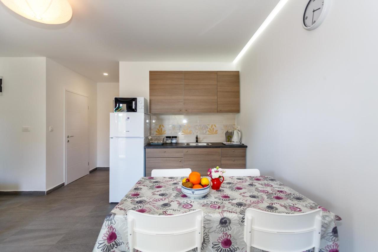 Golden Island Apartments Крк Екстер'єр фото
