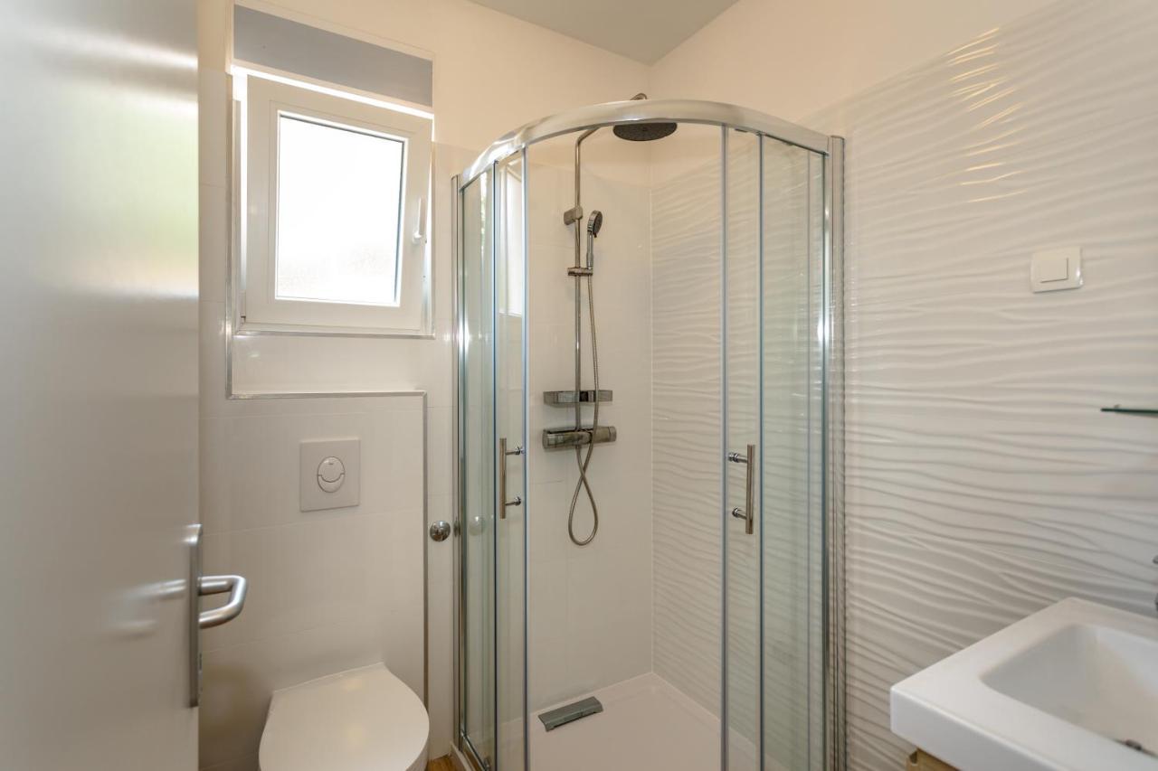 Golden Island Apartments Крк Екстер'єр фото